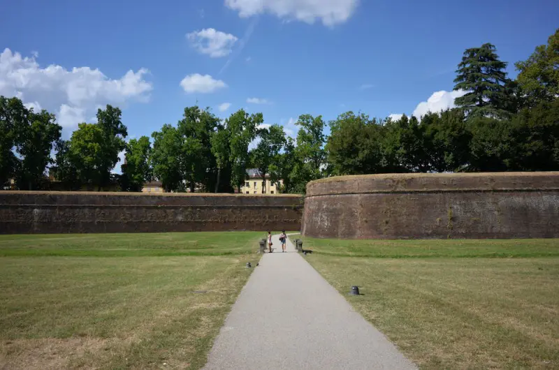 lucca01